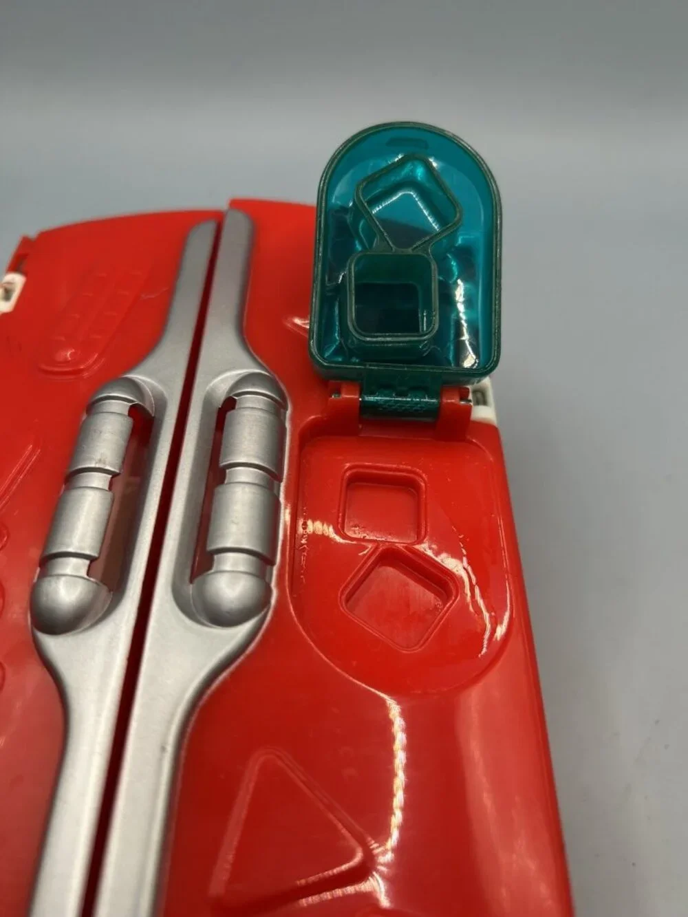 Play-Doh Red Refrigerator Press And Mold Toy Hasbro 2004